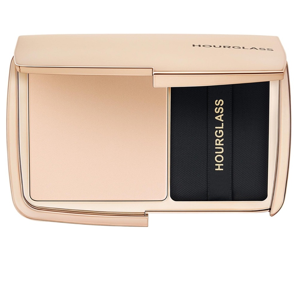Hourglass
Vanish Airbrush Pressed Powder.     Color:Translucent light